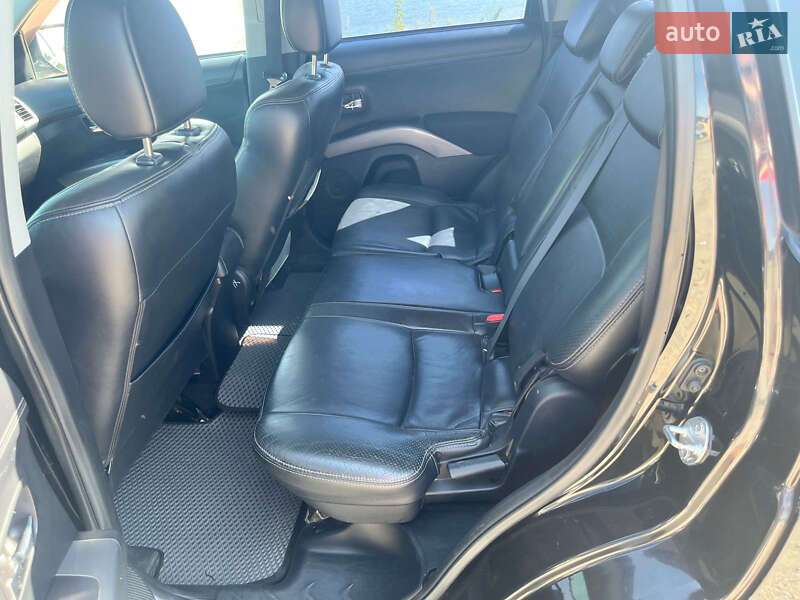 Внедорожник / Кроссовер Mitsubishi Outlander 2010 в Киеве