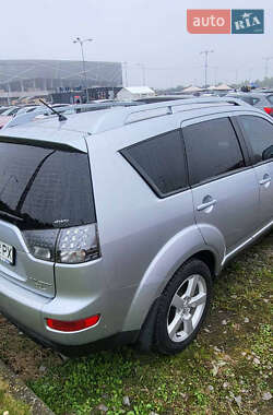 Внедорожник / Кроссовер Mitsubishi Outlander 2008 в 