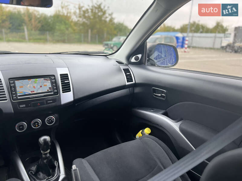 Внедорожник / Кроссовер Mitsubishi Outlander 2008 в Дубно