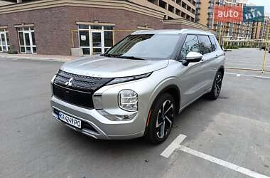 Внедорожник / Кроссовер Mitsubishi Outlander 2024 в Киеве