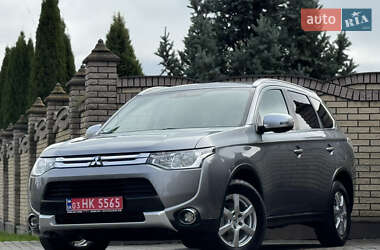 Внедорожник / Кроссовер Mitsubishi Outlander 2015 в Дрогобыче