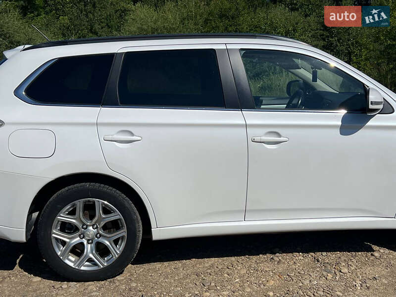 Внедорожник / Кроссовер Mitsubishi Outlander 2014 в Ивано-Франковске фото 5 Внедорожник / Кроссовер Mitsubishi Outlander 2014 в Ивано-Франковске