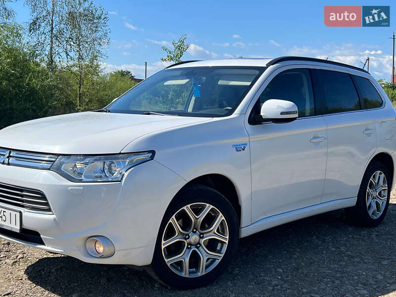 Внедорожник / Кроссовер Mitsubishi Outlander 2014 в Ивано-Франковске фото 7 Внедорожник / Кроссовер Mitsubishi Outlander 2014 в Ивано-Франковске