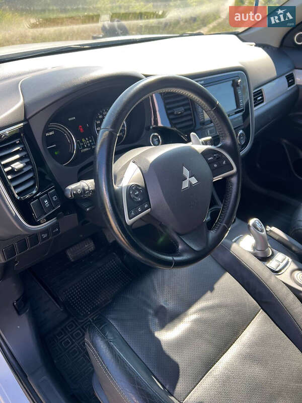 Внедорожник / Кроссовер Mitsubishi Outlander 2014 в Ивано-Франковске фото 19 Внедорожник / Кроссовер Mitsubishi Outlander 2014 в Ивано-Франковске