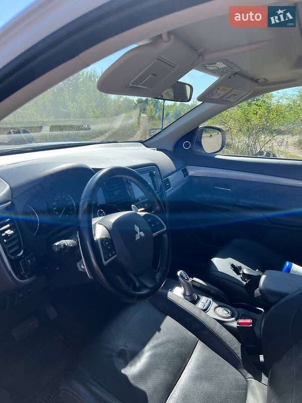 Внедорожник / Кроссовер Mitsubishi Outlander 2014 в Ивано-Франковске фото 36 Внедорожник / Кроссовер Mitsubishi Outlander 2014 в Ивано-Франковске