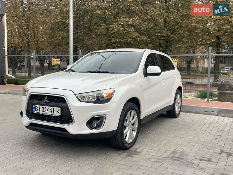 Внедорожник / Кроссовер Mitsubishi Outlander 2015 в Кременчуге