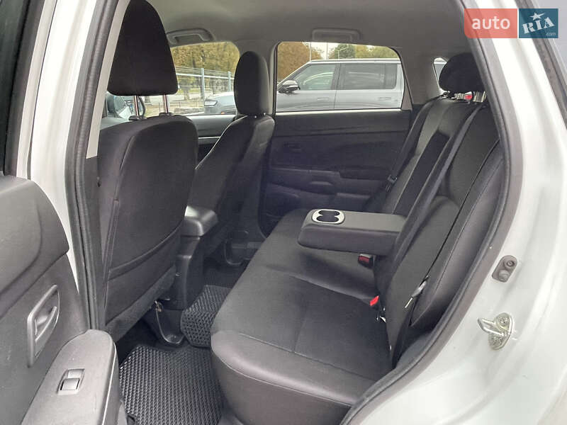 Внедорожник / Кроссовер Mitsubishi Outlander 2015 в Кременчуге