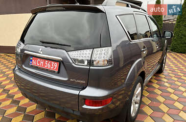 Внедорожник / Кроссовер Mitsubishi Outlander 2012 в 