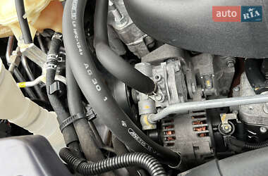 Внедорожник / Кроссовер Mitsubishi Outlander 2012 в 