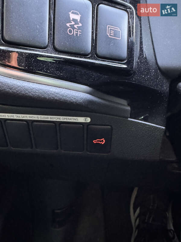 Позашляховик / Кросовер Mitsubishi Outlander 2014 в Києві