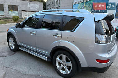 Внедорожник / Кроссовер Mitsubishi Outlander 2008 в 