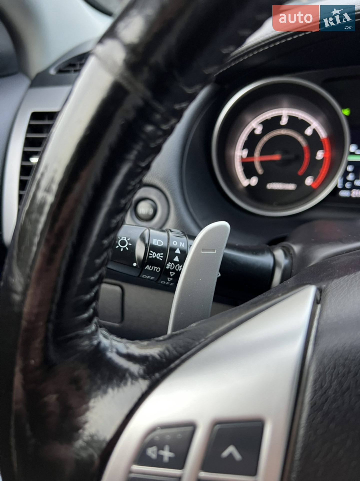 2011 Mitsubishi Outlander - мініатюра 41