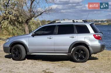 Позашляховик / Кросовер Mitsubishi Outlander 2005 в 