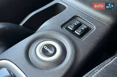 Внедорожник / Кроссовер Mitsubishi Outlander 2013 в 