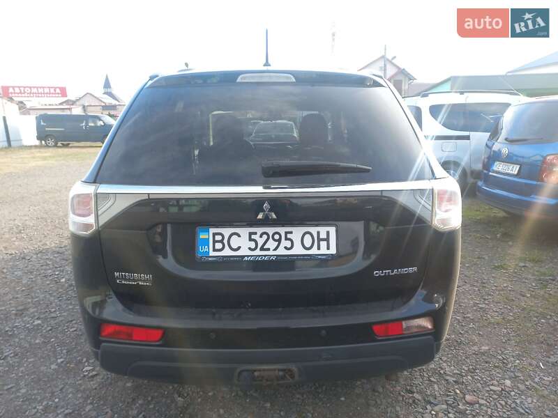 Внедорожник / Кроссовер Mitsubishi Outlander 2012 в Шептицькому