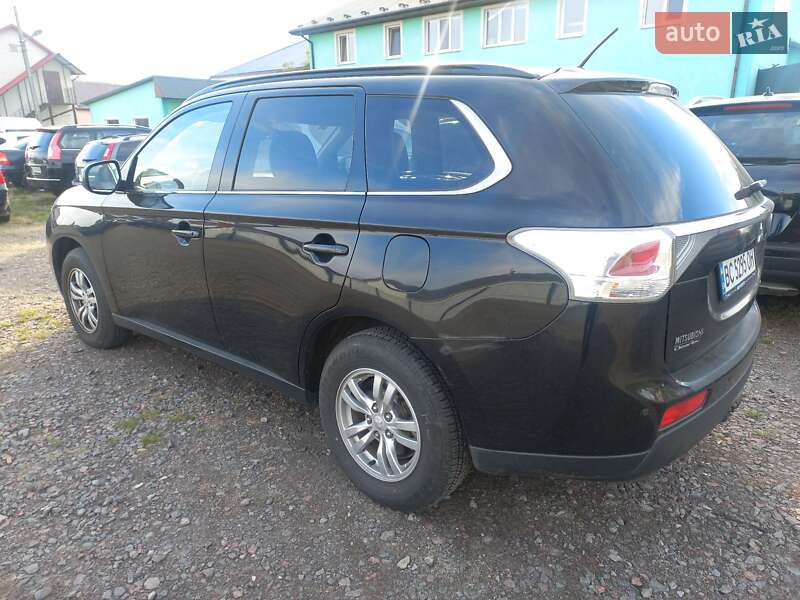 Внедорожник / Кроссовер Mitsubishi Outlander 2012 в Шептицькому