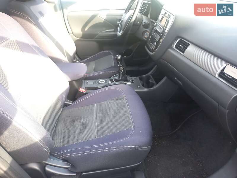 Внедорожник / Кроссовер Mitsubishi Outlander 2012 в Шептицькому