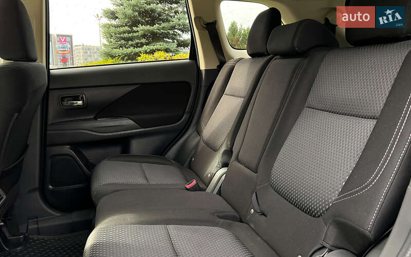 Позашляховик / Кросовер Mitsubishi Outlander 2019 в Львові фото 19 Позашляховик / Кросовер Mitsubishi Outlander 2019 в Львові
