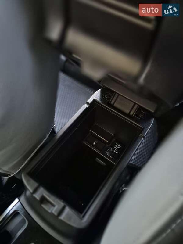 Внедорожник / Кроссовер Mitsubishi Outlander 2017 в Запорожье