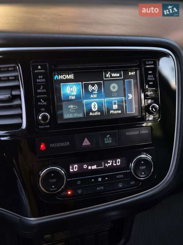 Внедорожник / Кроссовер Mitsubishi Outlander 2017 в Запорожье