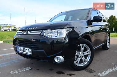 Внедорожник / Кроссовер Mitsubishi Outlander 2013 в 