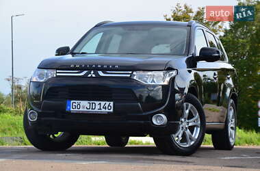 Внедорожник / Кроссовер Mitsubishi Outlander 2013 в 