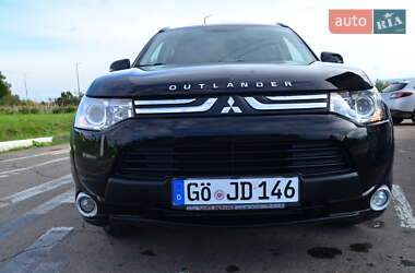 Внедорожник / Кроссовер Mitsubishi Outlander 2013 в 