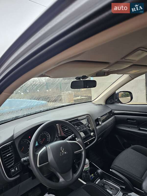 Внедорожник / Кроссовер Mitsubishi Outlander 2021 в Киеве