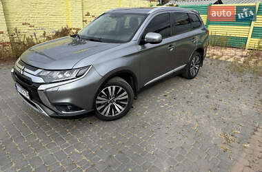 Внедорожник / Кроссовер Mitsubishi Outlander 2018 в Харькове