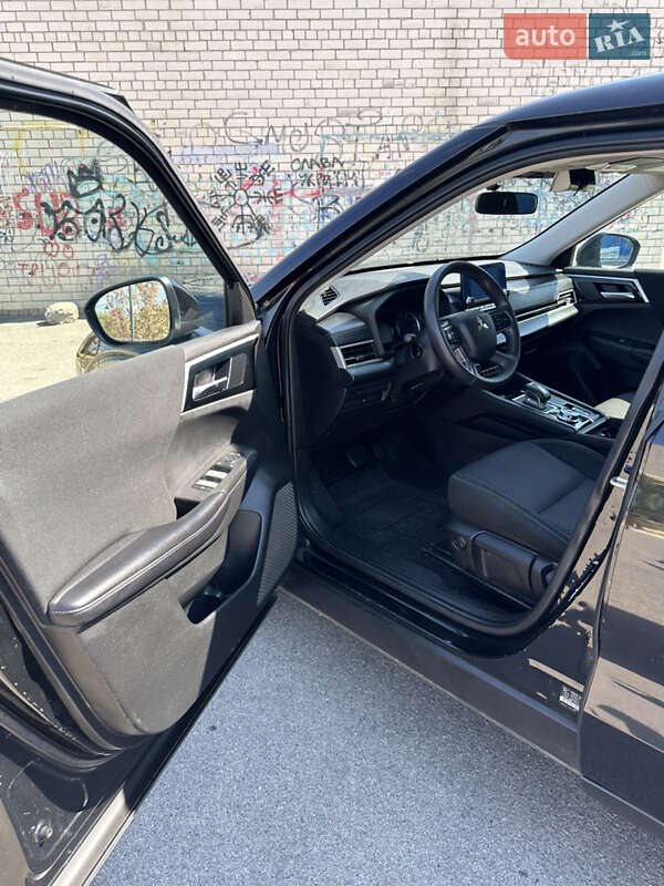 Позашляховик / Кросовер Mitsubishi Outlander 2022 в Одесі фото 10 Позашляховик / Кросовер Mitsubishi Outlander 2022 в Одесі