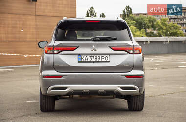 Позашляховик / Кросовер Mitsubishi Outlander 2021 в  фото 8 Позашляховик / Кросовер Mitsubishi Outlander 2021 в