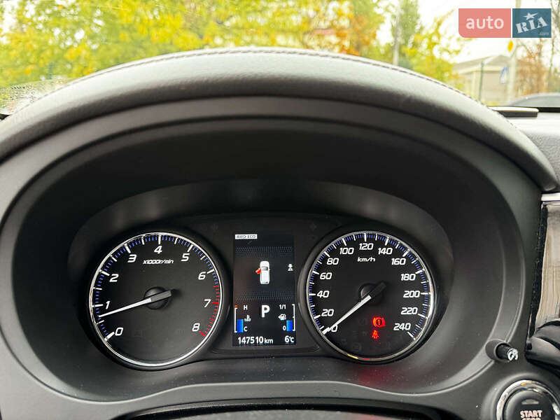 Внедорожник / Кроссовер Mitsubishi Outlander 2019 в Киеве