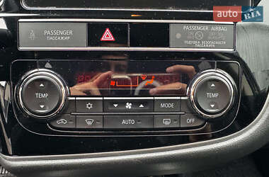 Внедорожник / Кроссовер Mitsubishi Outlander 2019 в 