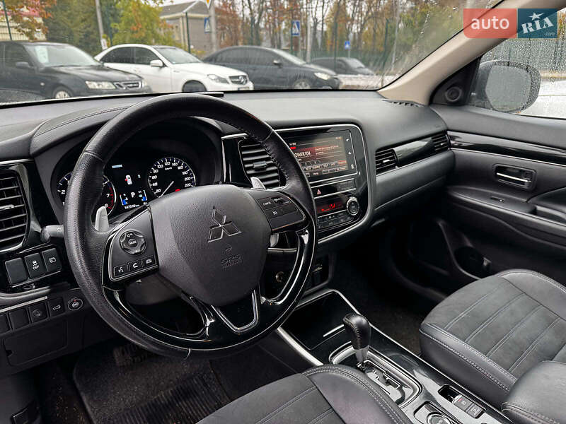Внедорожник / Кроссовер Mitsubishi Outlander 2019 в Киеве