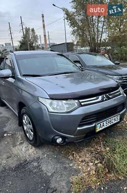 Внедорожник / Кроссовер Mitsubishi Outlander 2013 в Киеве