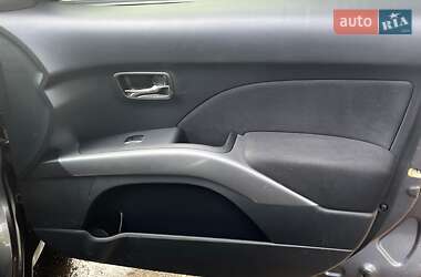 Внедорожник / Кроссовер Mitsubishi Outlander 2007 в 