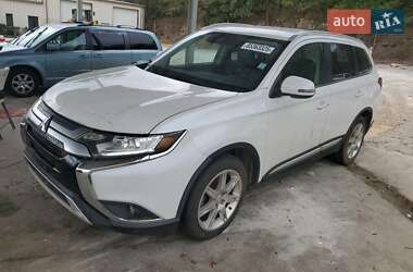 Mitsubishi Outlander 2020