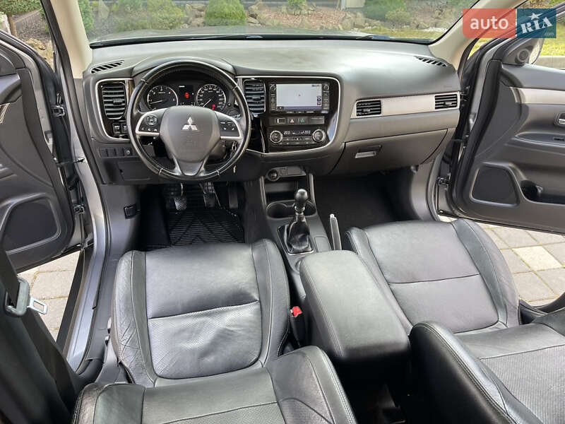 Внедорожник / Кроссовер Mitsubishi Outlander 2014 в Стрые