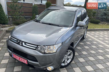 Внедорожник / Кроссовер Mitsubishi Outlander 2014 в 