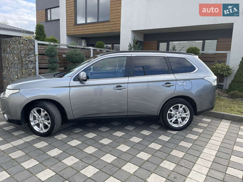 Внедорожник / Кроссовер Mitsubishi Outlander 2014 в Стрые