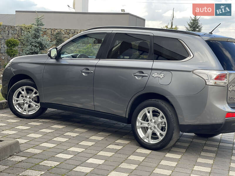 Внедорожник / Кроссовер Mitsubishi Outlander 2014 в Стрые