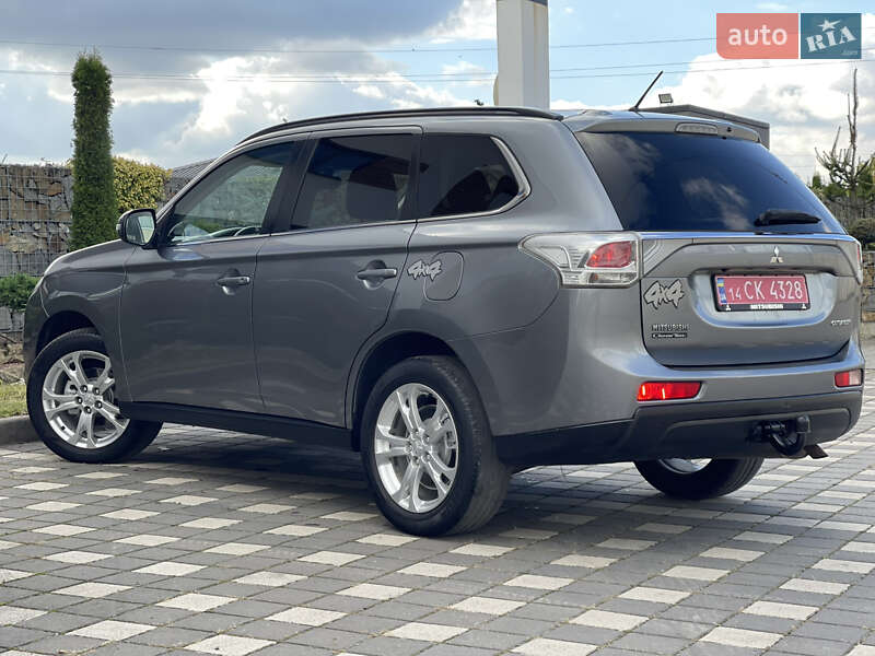 Внедорожник / Кроссовер Mitsubishi Outlander 2014 в Стрые
