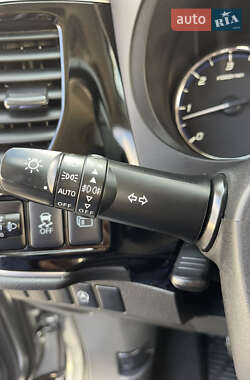 Внедорожник / Кроссовер Mitsubishi Outlander 2014 в 