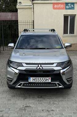 Внедорожник / Кроссовер Mitsubishi Outlander 2018 в Одессе