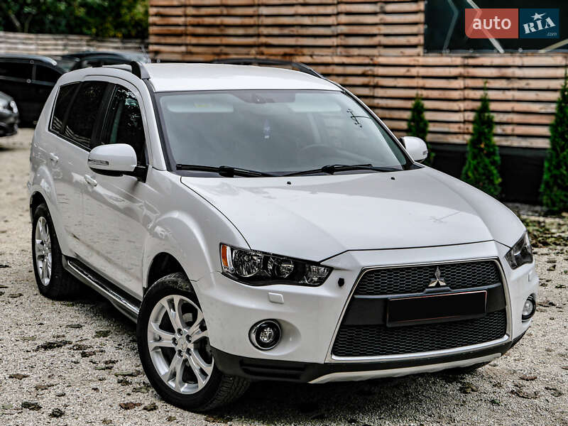 Внедорожник / Кроссовер Mitsubishi Outlander 2010 в Бродах