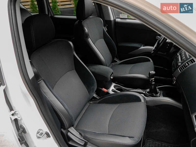 Внедорожник / Кроссовер Mitsubishi Outlander 2010 в Бродах