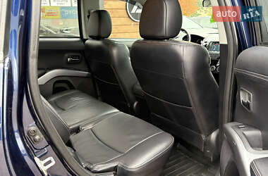 Внедорожник / Кроссовер Mitsubishi Outlander 2011 в 