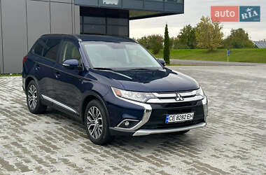 Позашляховик / Кросовер Mitsubishi Outlander 2015 в Чернівцях