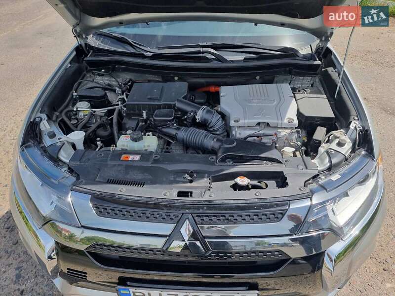 Внедорожник / Кроссовер Mitsubishi Outlander 2019 в Львове
