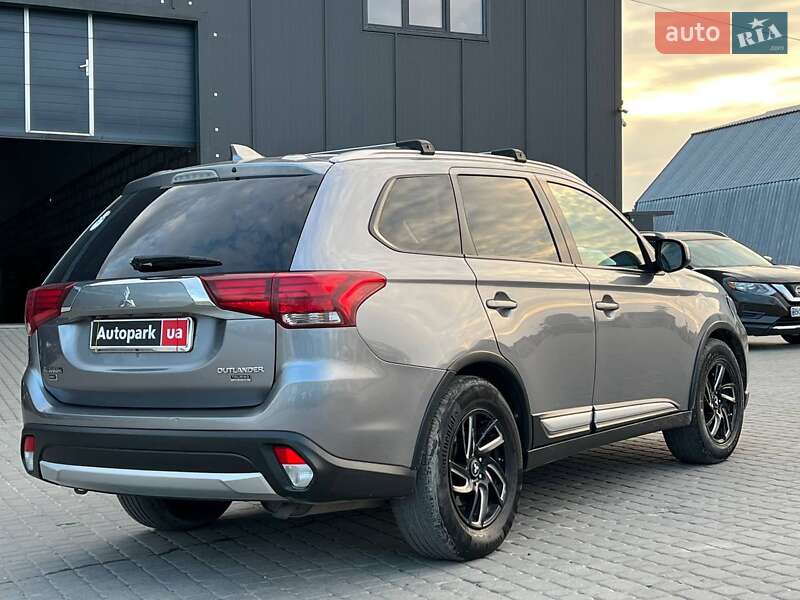 Позашляховик / Кросовер Mitsubishi Outlander 2017 в Львові фото 8 Позашляховик / Кросовер Mitsubishi Outlander 2017 в Львові